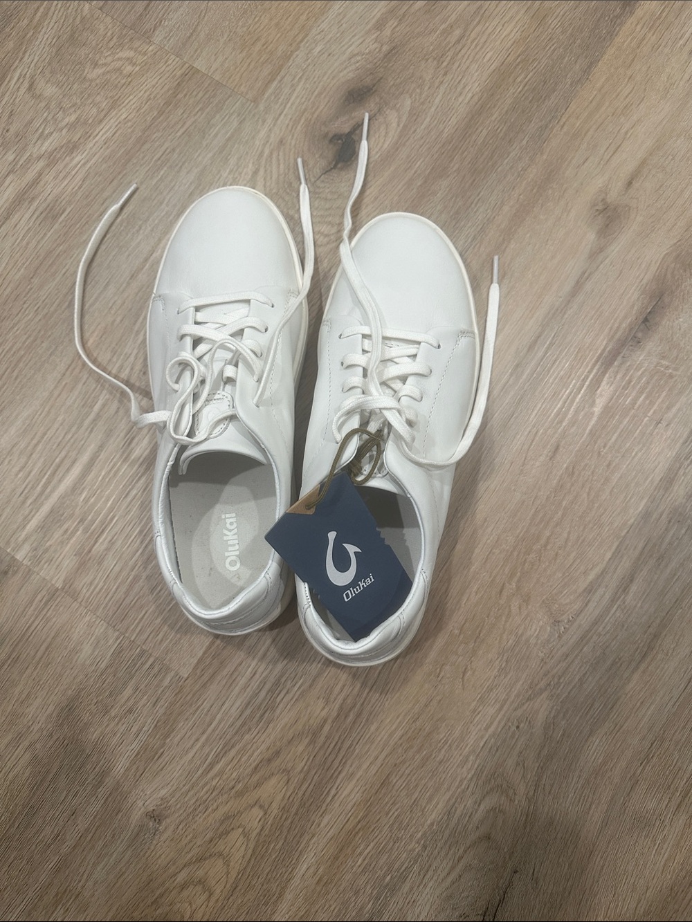 OluKai White Leather Low-Top Sneakers